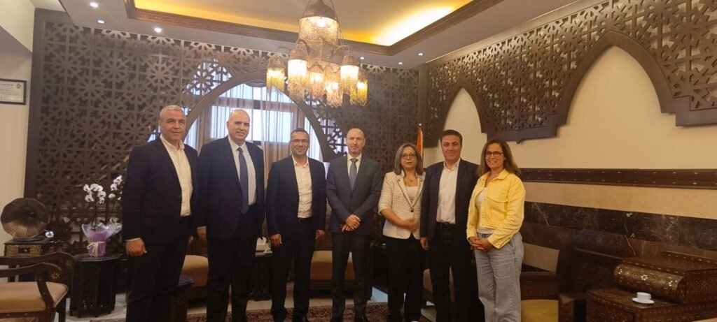 وزير الزراعة خلال لقائه محافظ الجنوب: المزارعون الجنوبيون بات بإمكانهم دخول أراضيهم الحدودية لجني محاصيلهم