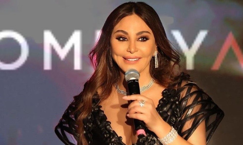 بالفيديو ـ ”ٳليسا“ تحتفل بـ مرور عام على صدور ٲلبومها “أنا سكتين”!