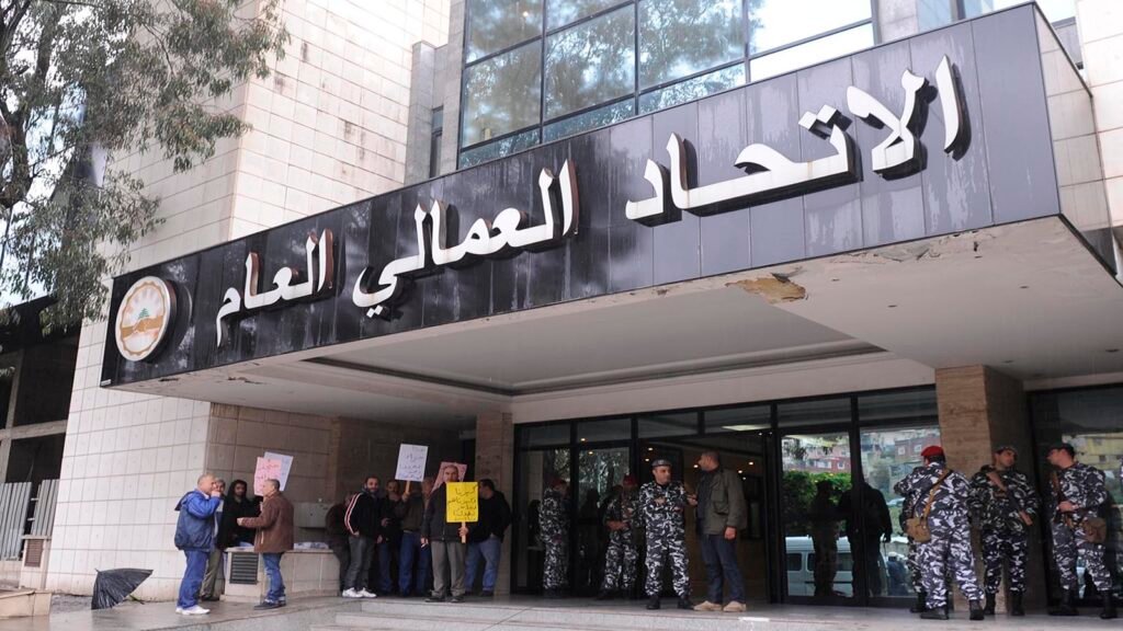 أنصفوا العمال في عيدهم!