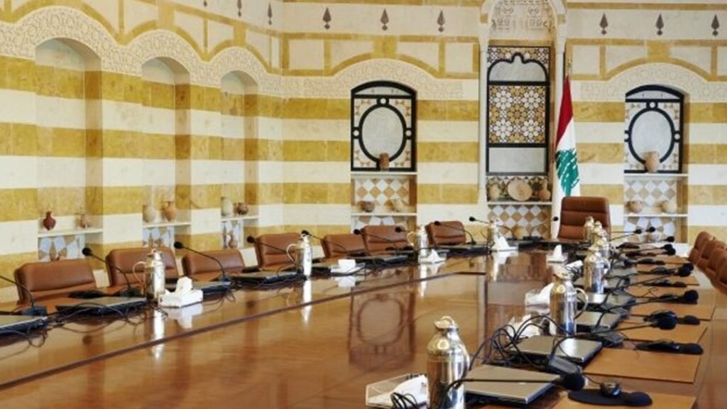 سجال وانفعال داخل مجلس الوزراء.. والسبب؟