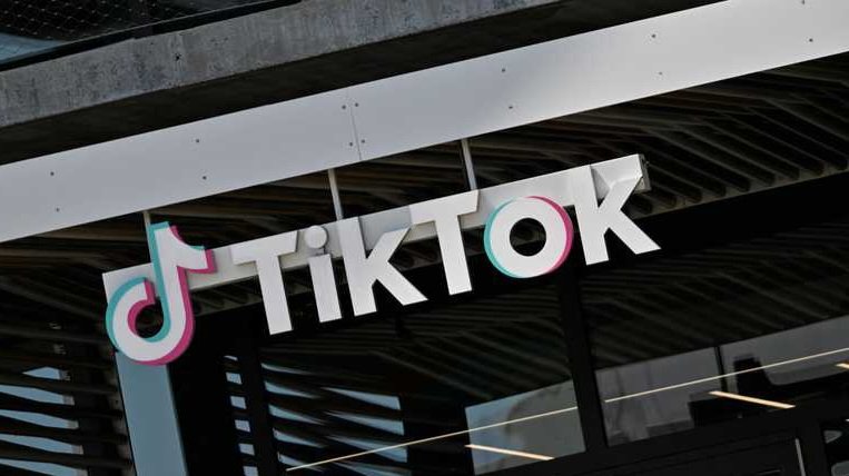 ٳنقطاع النفس.. تحدّي “فقدان الوعي” على “TikTok” يودي بـ حياة طفل!