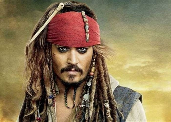 جوني ديب يٌعيد تجسيد القرصان جاك سبارو في مستشفى إسباني!