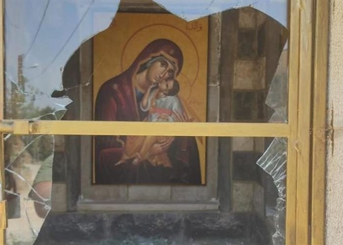 تحطيم واجهة مزار لـ”السيدة العذراء“ على يد مجهولين!