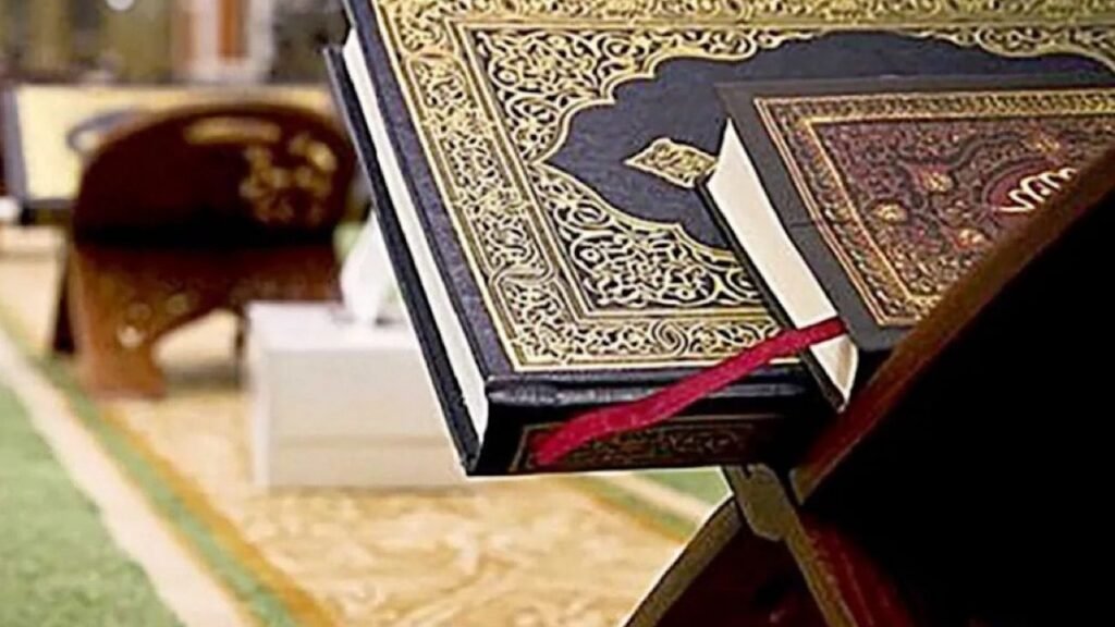 في ”فرنسا“.. إحراق مصحف بعد سرقته من مسجد!