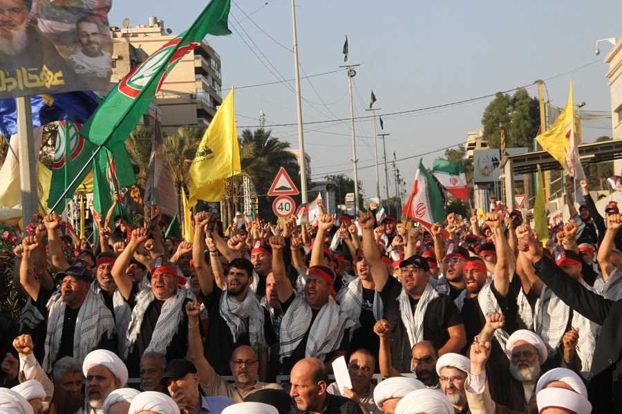 حزب الله في وقفة انتصار أمام السفارة الإيرانية: الجمهورية الإسلامية قوّة ردع لا تُهزم