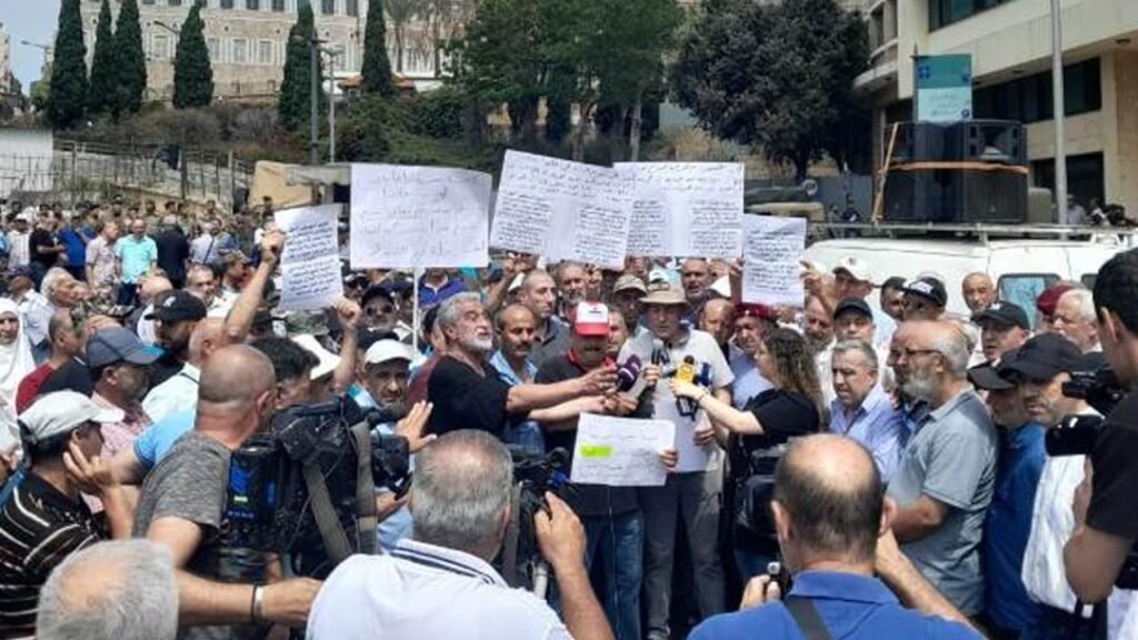 وقفة لـ”المؤهلين المتقاعدين” في محيط السرايا!