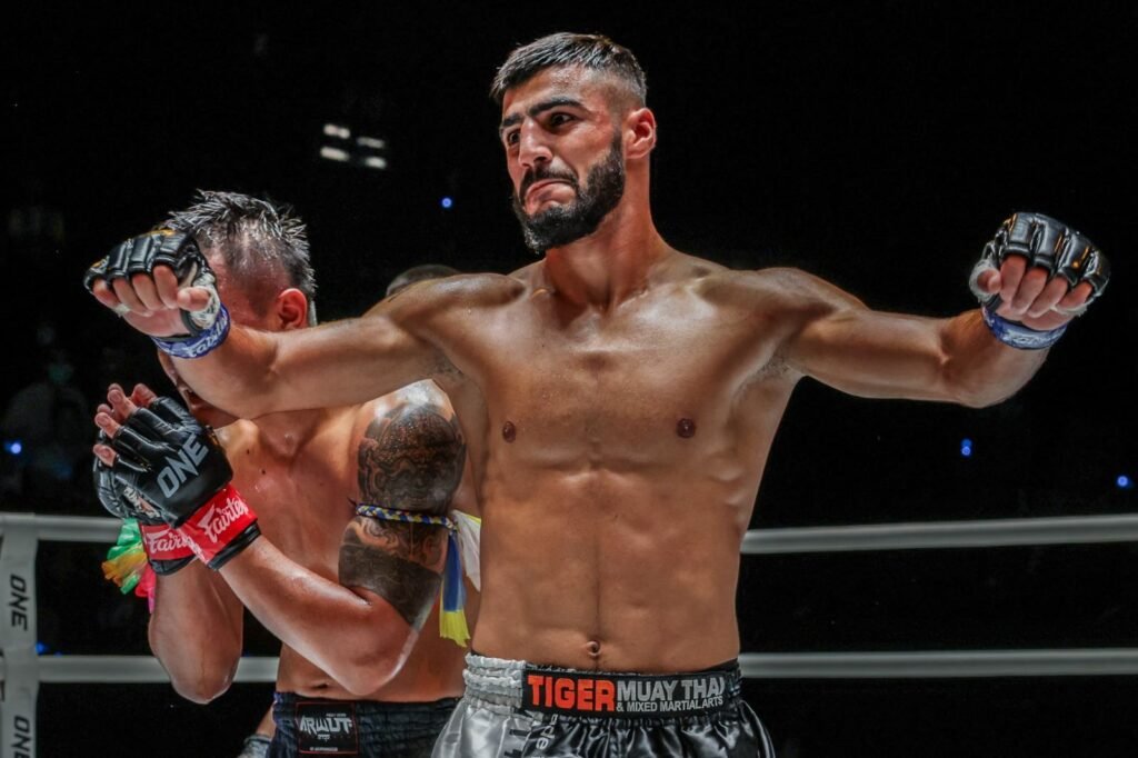عبدالله أونداش في نزال ناري ضمن “ONE Friday Fights 112” على حلبة لومبيني في تايلاند