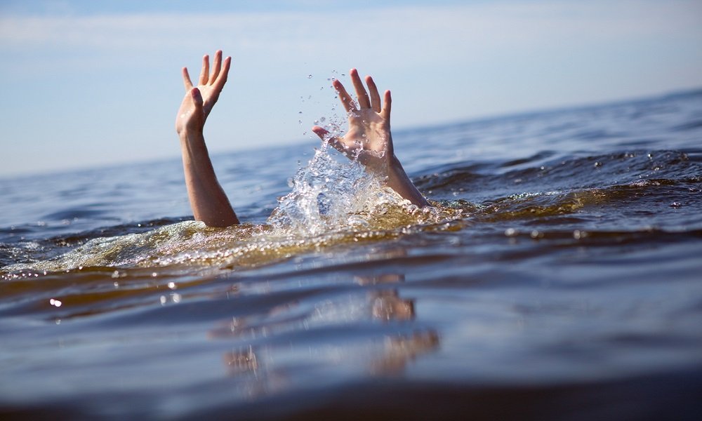 في هذه البلدة الجنوبيّة.. غرق طفل ٲثناء ممارسته السباحة على الشاطئ!