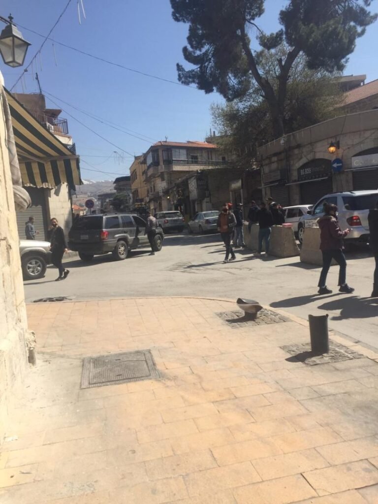 مداهمة أمنية في سوق بعلبك واعتقال عدد من النساء