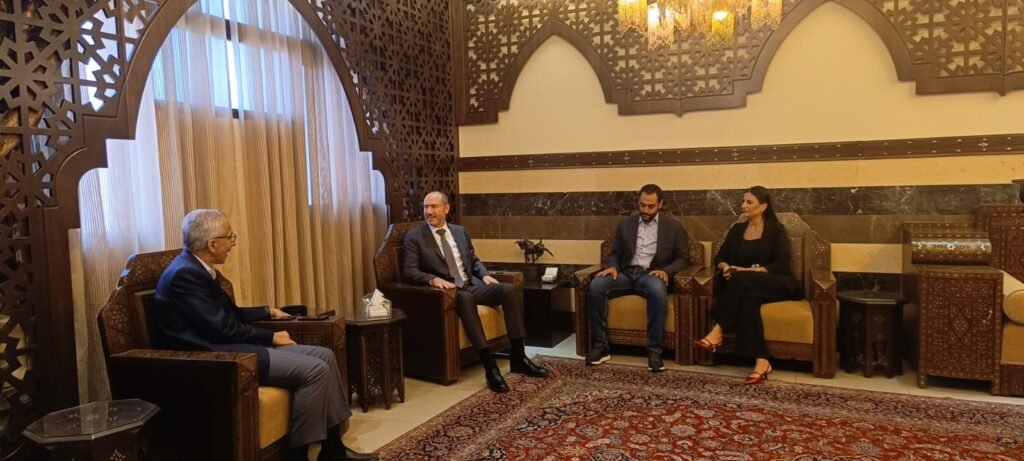 جولة جنوبية لوزير الاقتصاد: البساط وأبو حيدر في سرايا صيدا ولقاءات تفقدية في المدينة