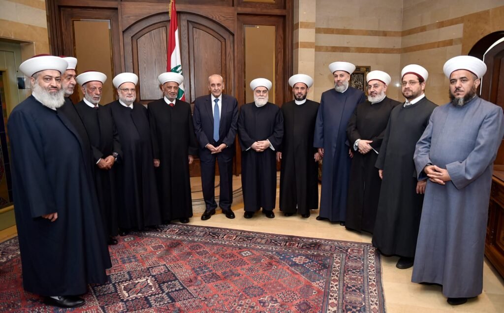 بري التقى مفتي الجمهورية والسفير دبور وحاكم المركزي: العيش المشترك أقوى ردّ على مخططات التفتيت