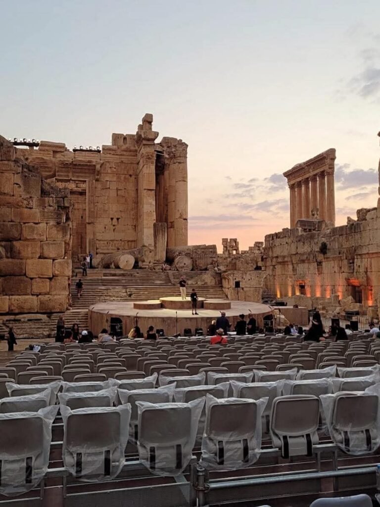 بعلبك تشتعل فنًا… ولبنان ينهض من بين الأعمدة!/ رنا وهبة