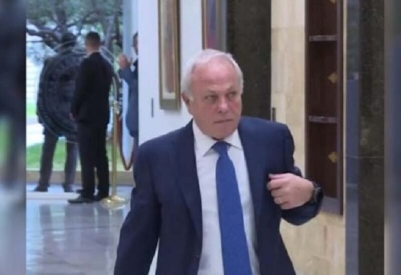 عويدات يتحدّى البيطار: يرفض التبليغ ويردّ بخط يده!
