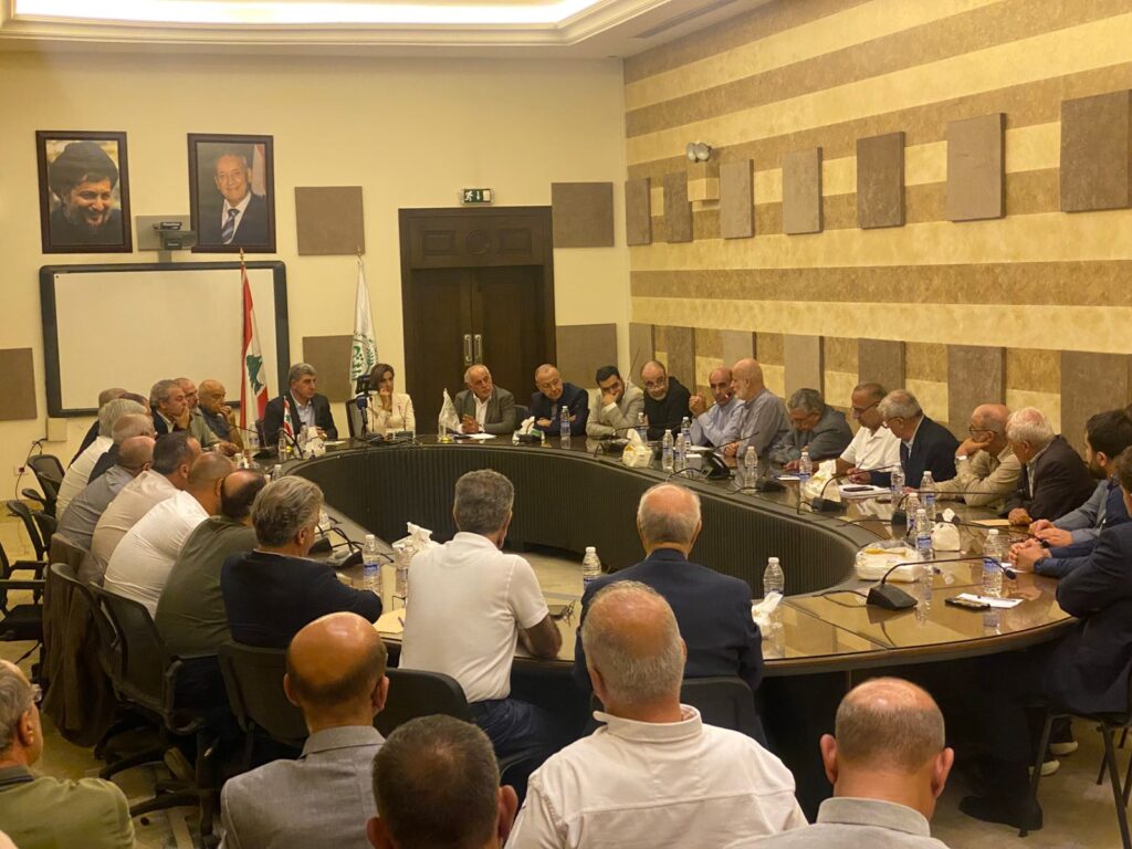 لقاء بلدي موسع مع وزيرة البيئة تمارا الزين بدعوة من جمعيتي ارشاد والعمل البلدي