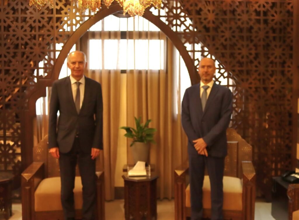 محافظ الجنوب عرض مع السفير الفرنسي الاوضاع في لبنان والمنطقة
