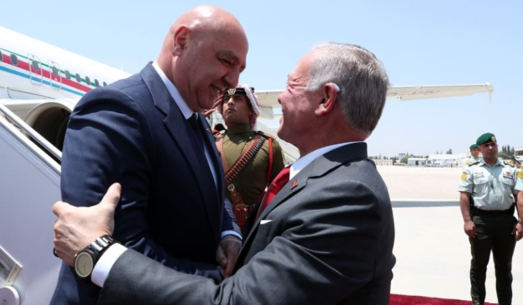 العاهل الأردني اتصل بالرئيس عون معزياً
