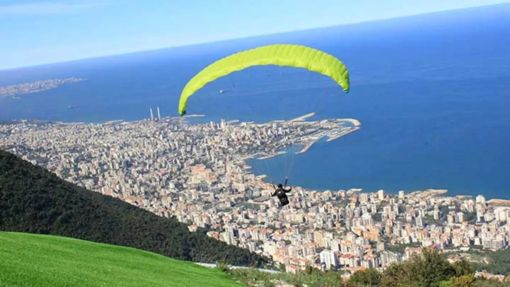 المآسي تتكرَّر: طيران المظلة في لبنان تحليق نحو الهاوية!