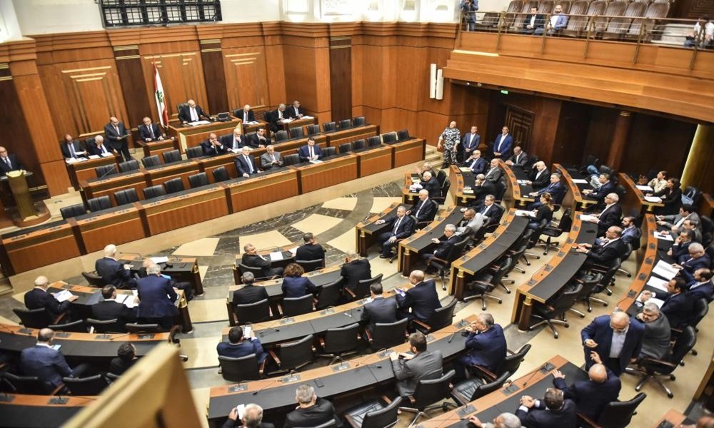 مشادّة كلامية بين النائب علي حسن خليل ونواب “القوات”.. هذه التفاصيل!
