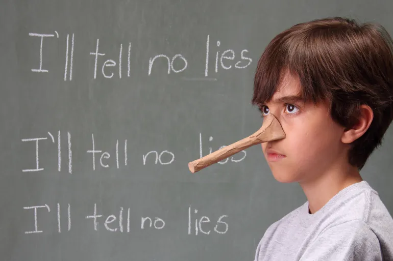 طفلك كذاب.. كيف تجعلينه يتوقف في 6 خطوات؟