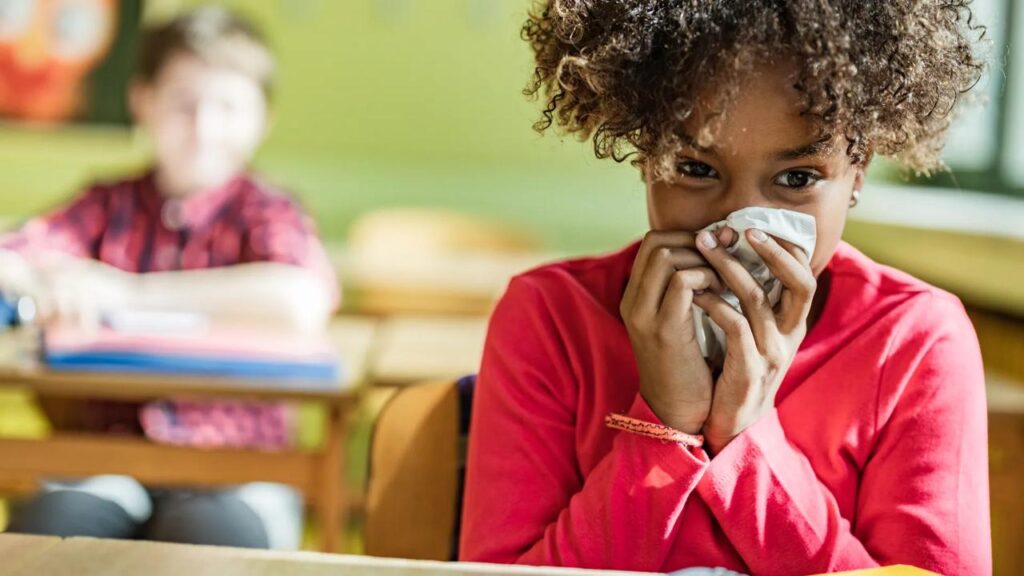 بين تغير الفصول وبداية المدرسة… العدوى بين الأطفال أمر طبيعي أم تقصير؟/ رقيه حسن النجار