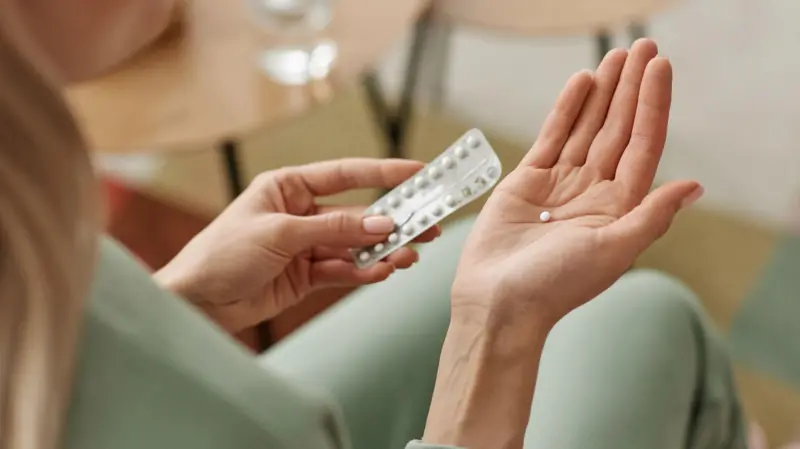 بالصّورة ـ تصرّف كارثي.. رضيعة عراقية تبتلع 15 حبة منع حمل!