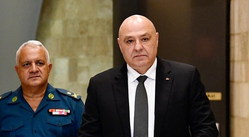 عون لا يرضخ لـ”معراب”: “مخرج قانوني” يُنزل الجميع عن الشجرة؟