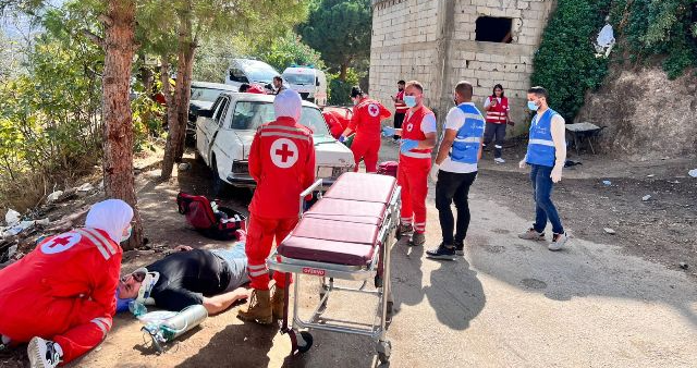 مناورة ميدانية للصليب الاحمر تحاكي سيناريو فيضان على نهر الأسطوان في عكار