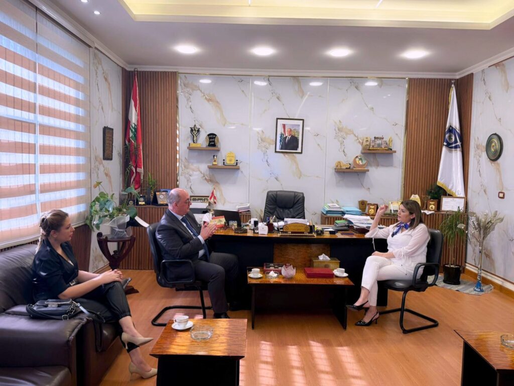 محافظ النبطية هويدا الترك تستقبل رئيس مجموعة “غلوبال إديوكايشن” لمناقشة مشاريع تنموية