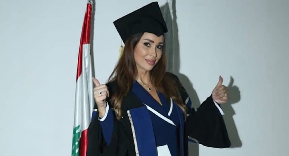 الدكتوراه في الإعلام للإعلامية لارا طلال سليمان عن إدارة الصحافة اللبنانية للأزمة الاقتصادية