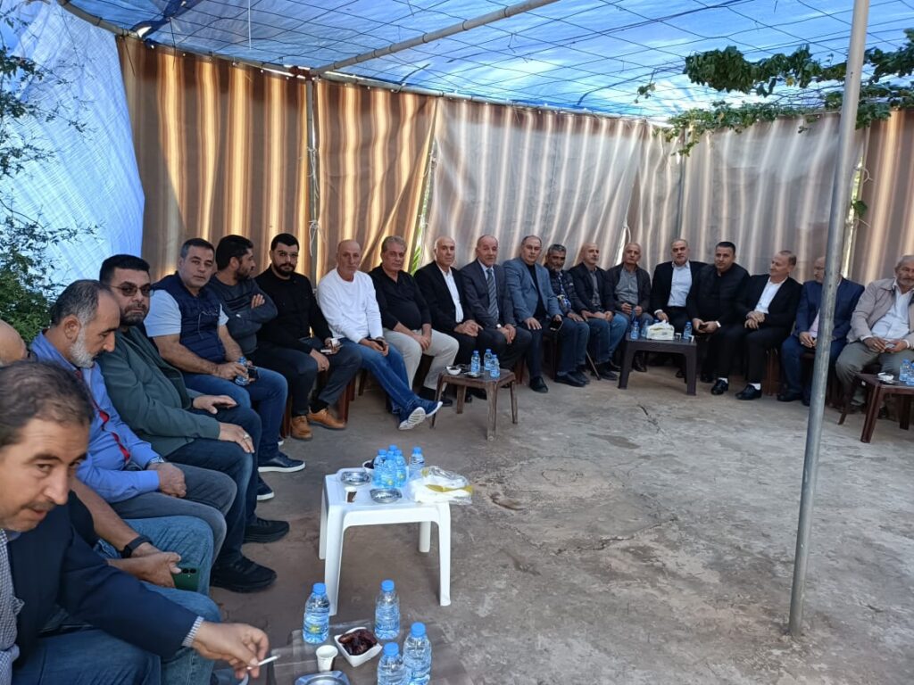 وفد تربوي يقدم واجب العزاء بمدير مدرسة المنصوري الرسمية الشهيد محمد شويخ