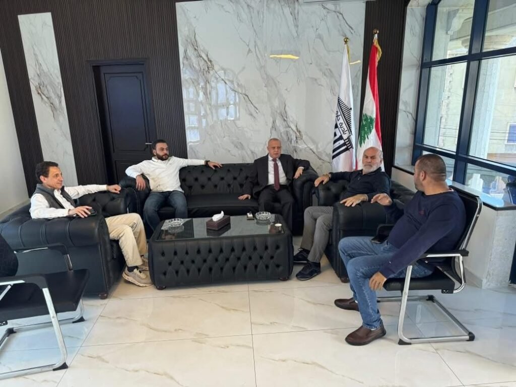 مدير منشآت النفط في الزهراني الدكتور زياد الزين زار بلدية حارة صيدا مهنئا