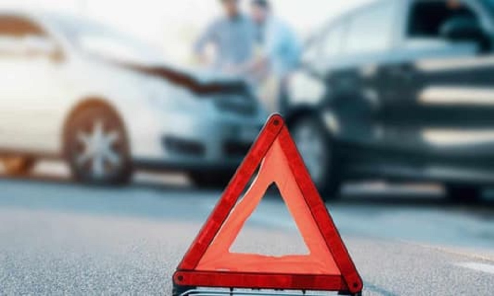 بالصّورة ـ جريح بحادث سير مروّع بين دراجتين ناريتين في طرابلس!
