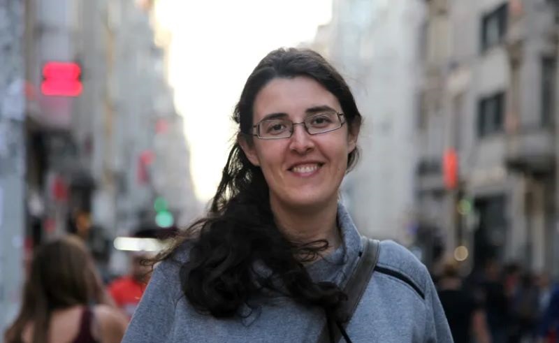 الأسيرة السابقة تسوركوف: طلبوا الإفراج عن أسرى لـ”حزب اللّه” مقابل حريتي