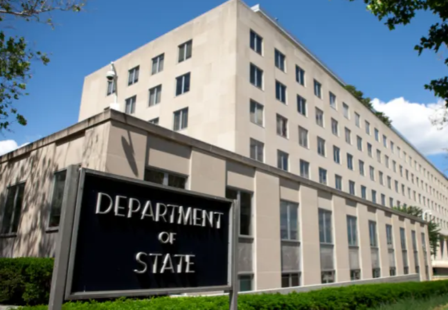 الخارجية الأميركية: لا يُمكن السماح لـ”الحزب” إبقاء لبنان أسيرًا بعد الآن