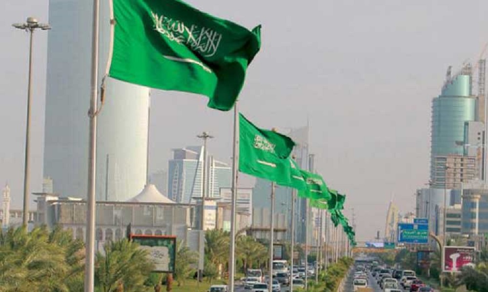 وفد سعودي في بيروت.. هل يُرفَع الحظر التجاري؟