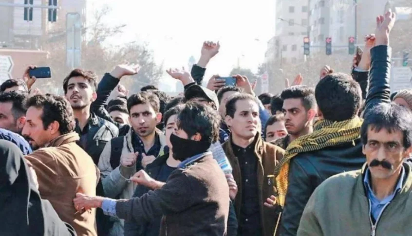 بزشكيان: يجب الإنصات إلى مطالب المحتجين على الوضع الإقتصادي!