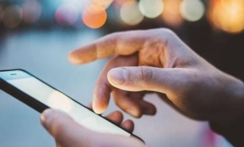 بالصّورة ـ مطلوب سقط في قبضة الأمن.. هكذا كان يسرق الهواتف!