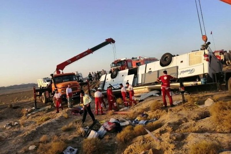 بالفيديو ـ 13 قتيلاً و11 جريحاً بعد ٳنقلاب حافلة في ٳيران!