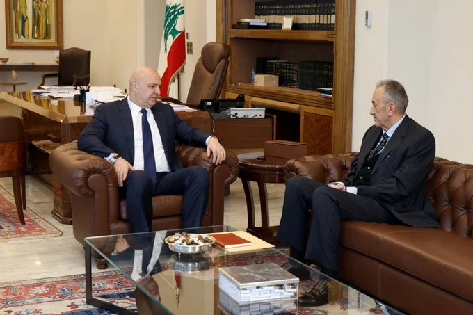 من روما إلى بعبدا.. ماذا حمل الوفد المفاوض إلى عون؟