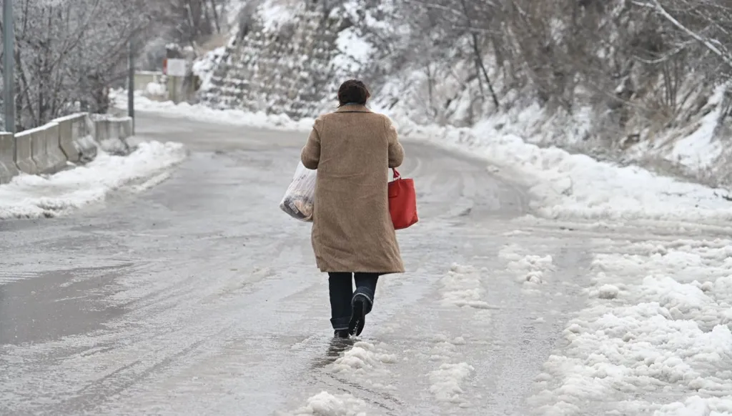 لبنان تحت تأثير منخفضين.. برد ورياح وثلوج!