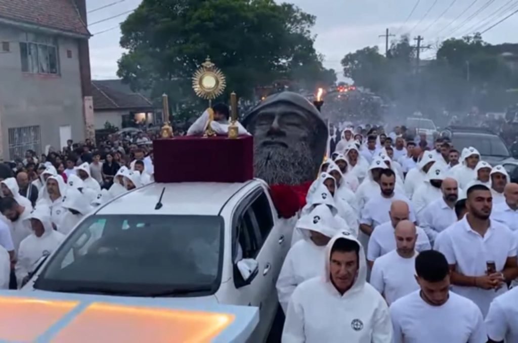 بالصورة : سيدني تشهد حدثًا روحانيًّا غير مسبوق