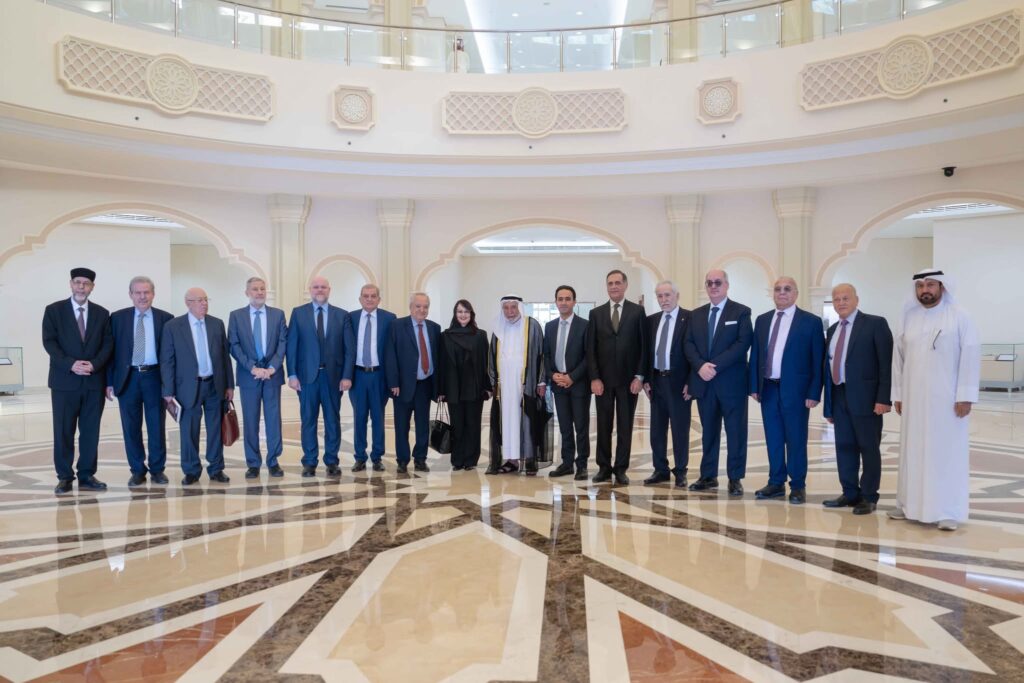 وفد مجمع اللسان العربي في لبنان يزور الشارقة ويلتقي الحاكم