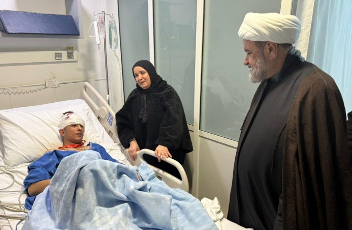 بالصّور ـ المفتي عبدالله يتفقد جرحى العدوان الإسرائيلي على بلدة قناريت في مستشفى الراعي