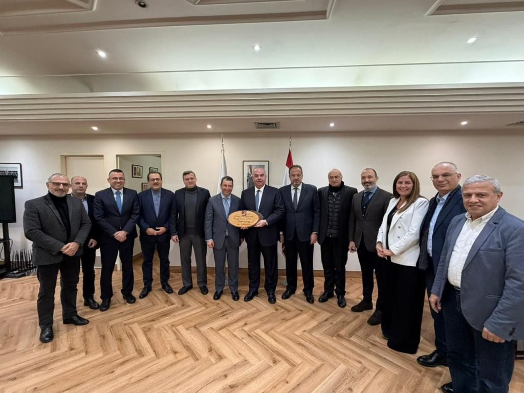 وزير الاتصالات يبحث مع إدارة ألفا واقع القطاع وخطة تطوير الشبكة