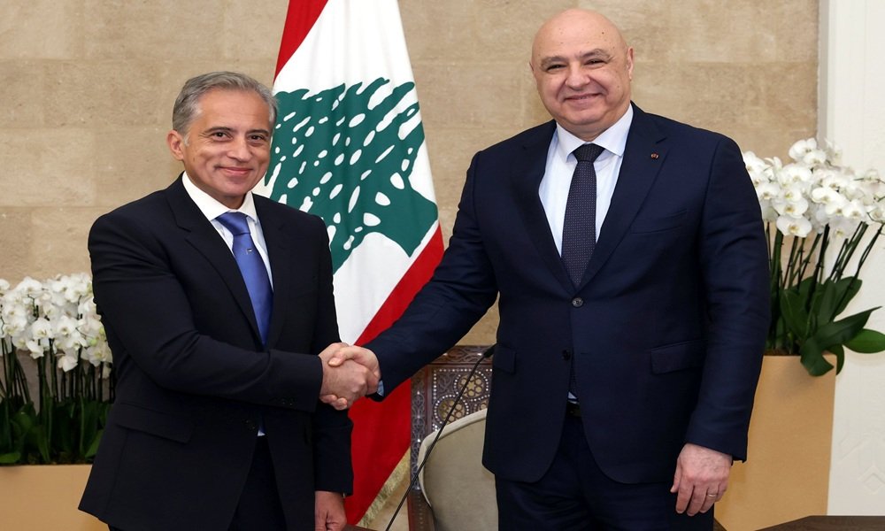 رئيس الحكومة الأردنية ٳلتقى عون: نقف إلى جانب لبنان!