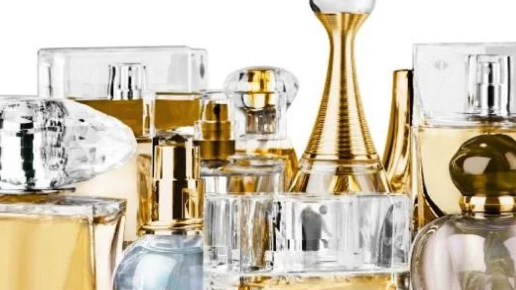 ضبط 10000 عبوة عطر!