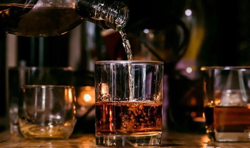 في السعودية: الكحول لـ”الأجانب” فقط!