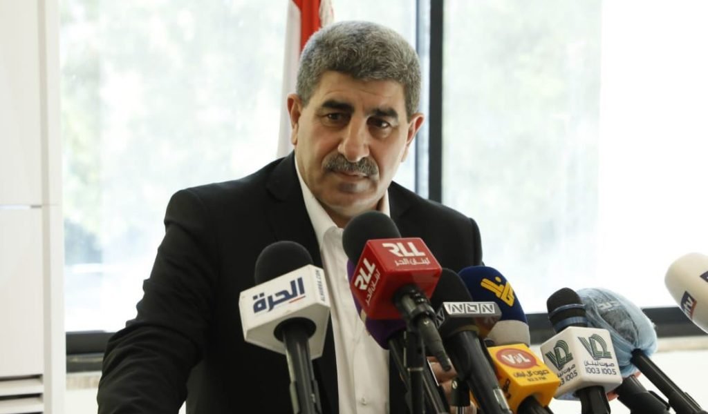 بسام طليس يمهل المعنيين 15 يوماً لحل أزمة باصات الأحدب قبل التصعيد