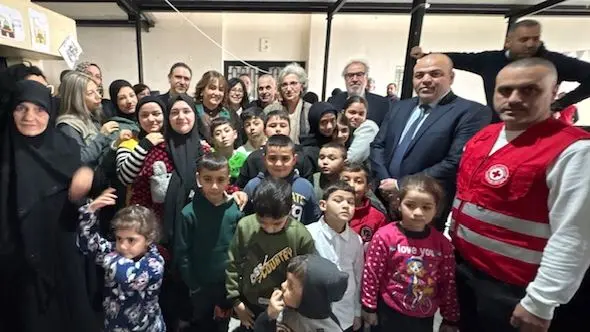 وزيرة التربية زارت مركز إيواء النازحين في مدرسة عمشيت