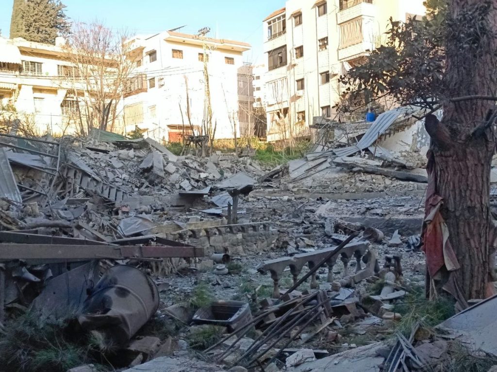 غارات إسرائيلية ليلية وصباحية على بلدات في النبطية توقع شهداء وتدمّر مسجداً ومنازل
